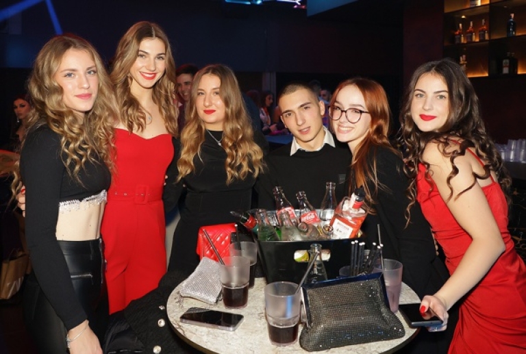 Azura Lounge | Eat | Club - NYE R’n’B Exclusive - 31.12.
