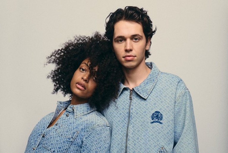 Tommy Hilfiger predstavio svoju kampanju 'Classics Reborn' za proljeće 2023.