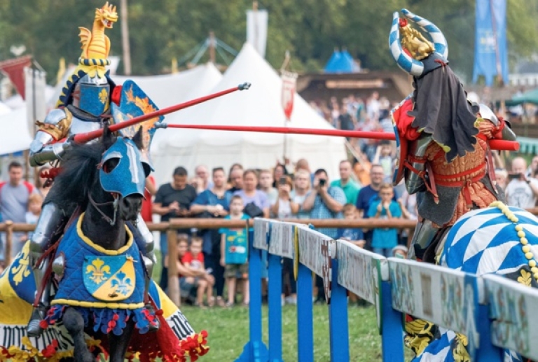 Pan vlak vas vozi na Renesansni festival!