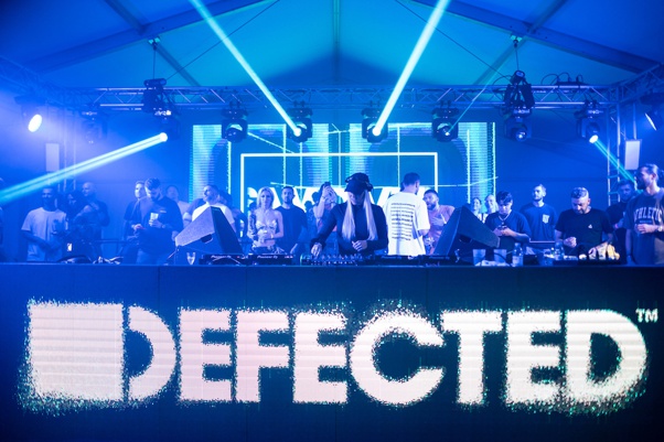 defected181023