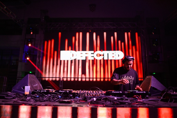 defected1901